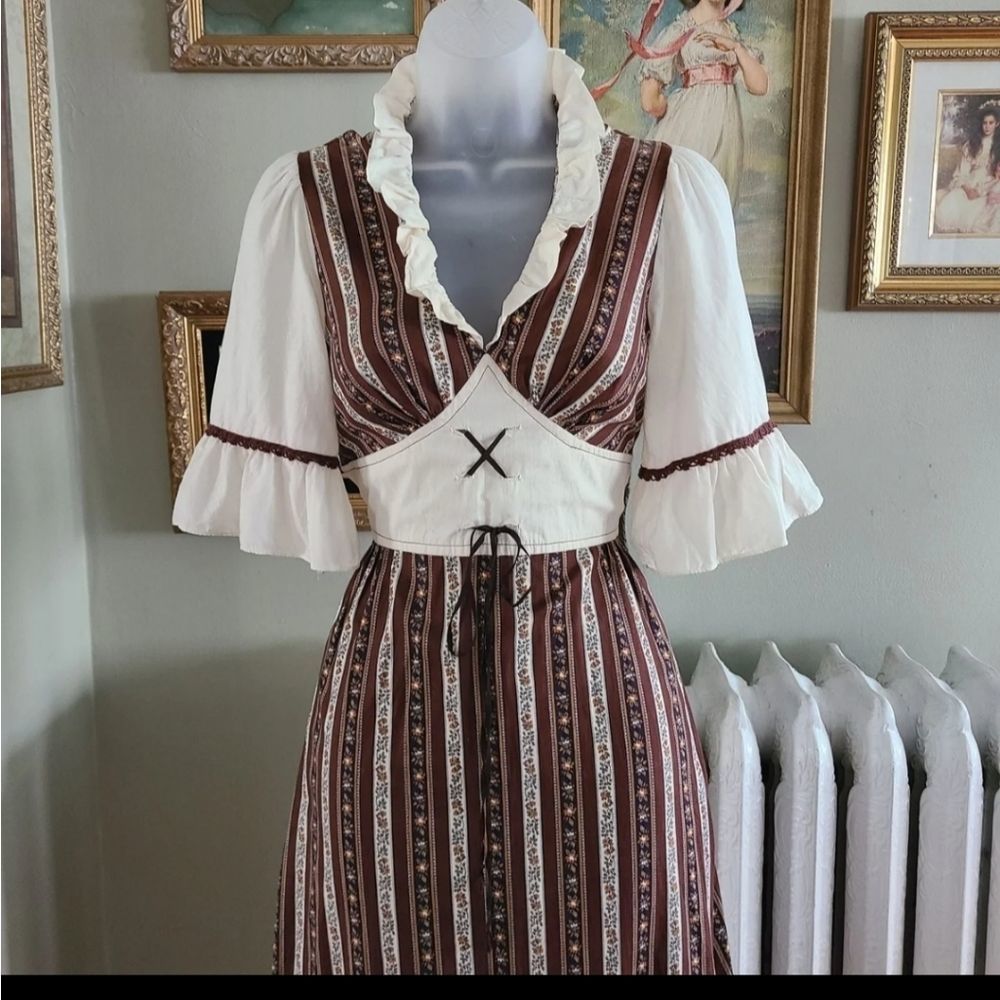 1970s Vintage Maxi Dress - Picture 3 of 12